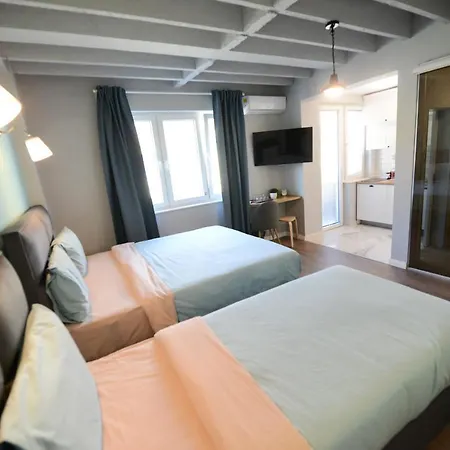 Arch Apartment *